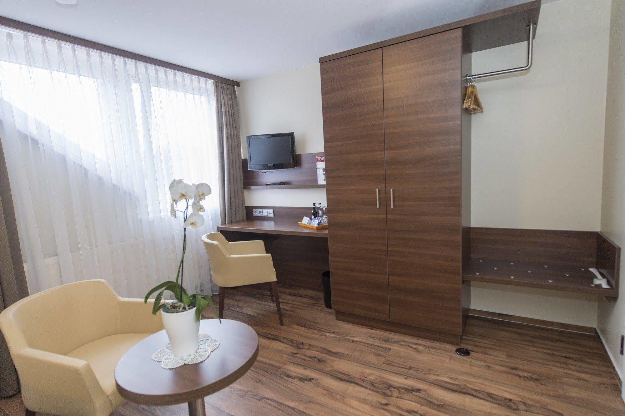 Landgut Stemmen Hotel ภายนอก รูปภาพ