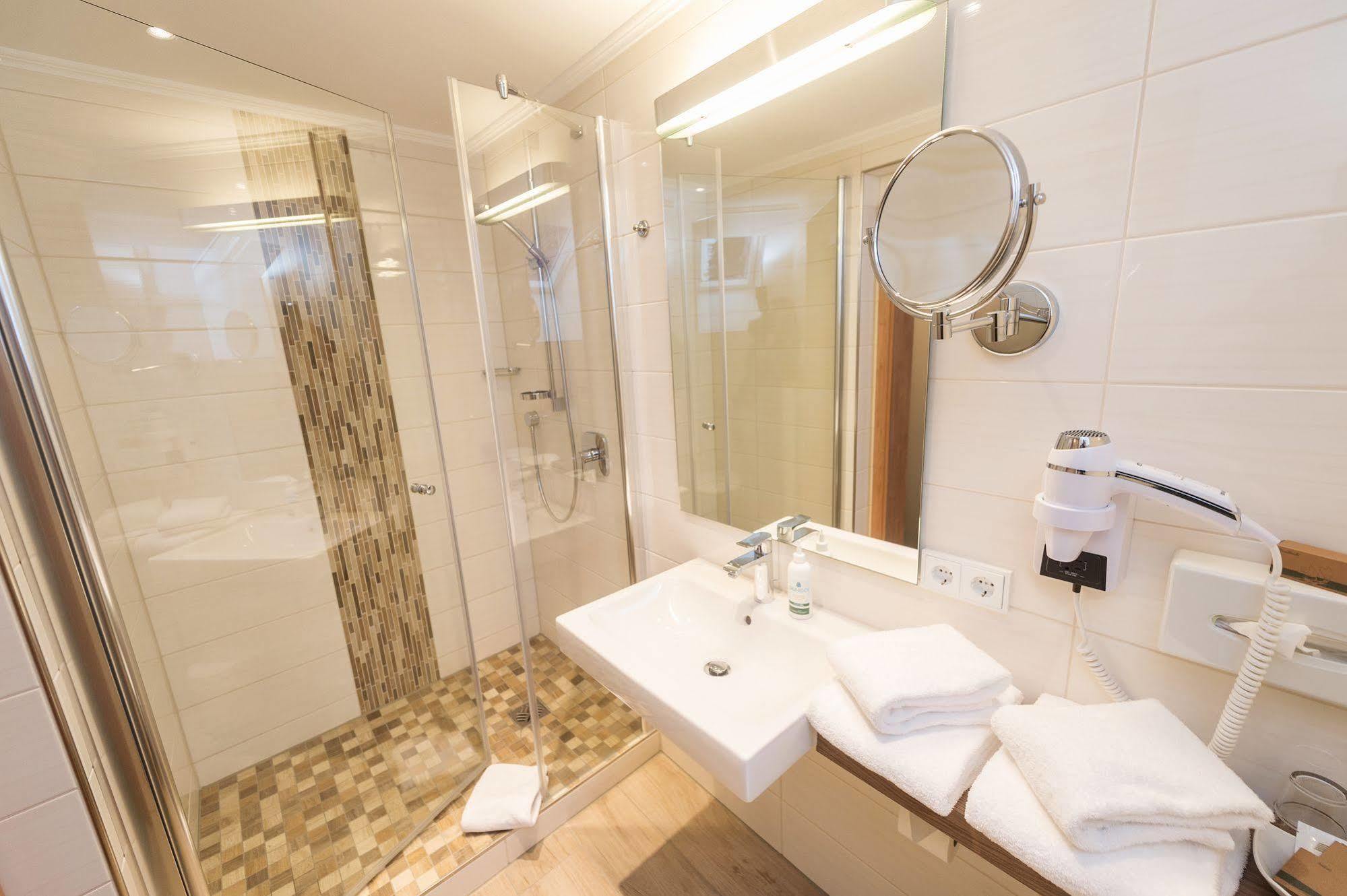 Landgut Stemmen Hotel ภายนอก รูปภาพ